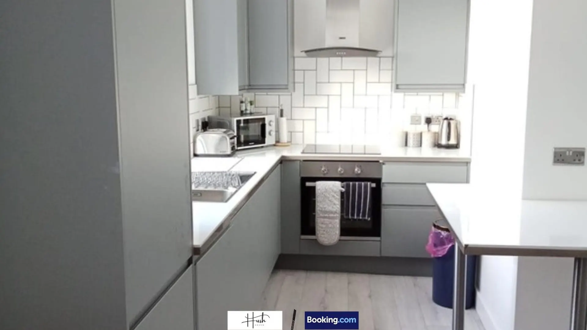 2 Bedroom Flat By Hush Haven Homes Short Lets And Serviced Accommodation Centrally Located Ideal For Contractors Kingston upon Hull Apartment