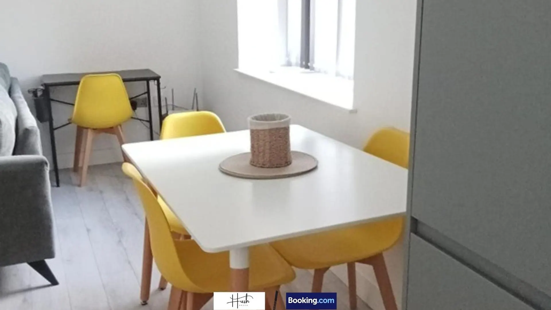 2 Bedroom Flat By Hush Haven Homes Short Lets And Serviced Accommodation Centrally Located Ideal For Contractors Kingston upon Hull