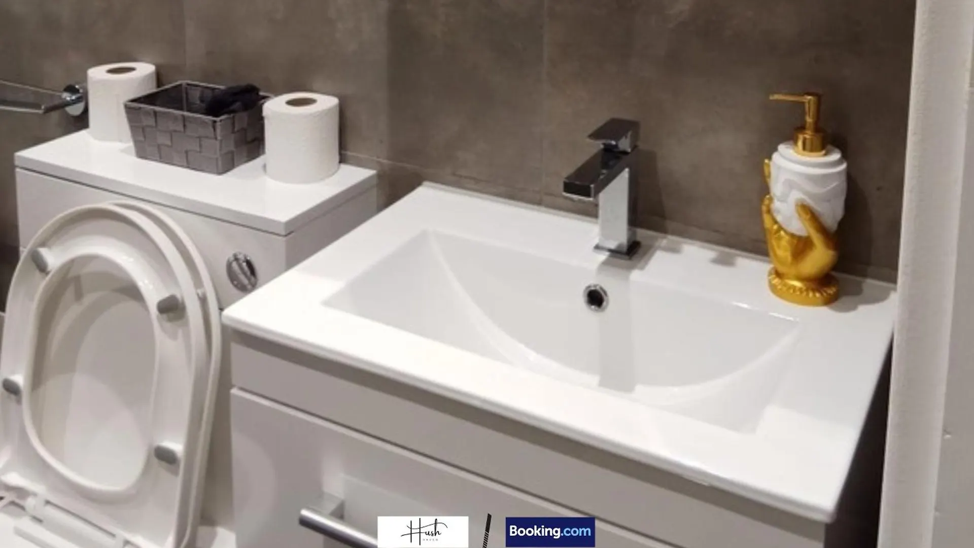 2 Bedroom Flat By Hush Haven Homes Short Lets And Serviced Accommodation Centrally Located Ideal For Contractors Kingston upon Hull United Kingdom